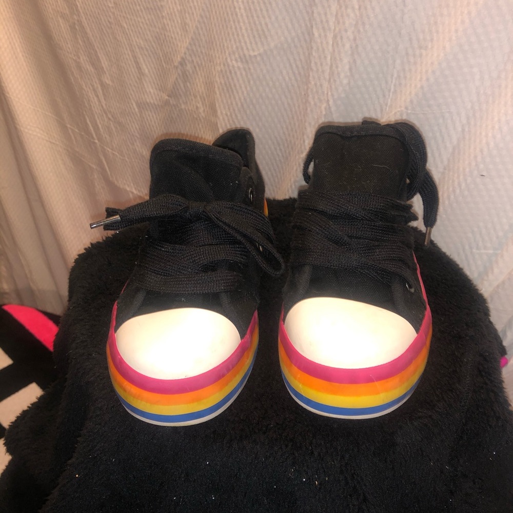 Low rocket dogs sneakers